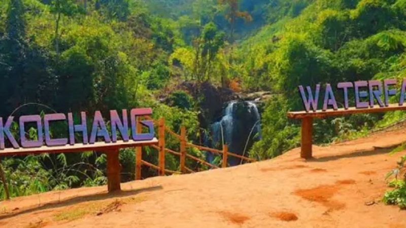 Kakochang Waterfall picnic spot in Assam